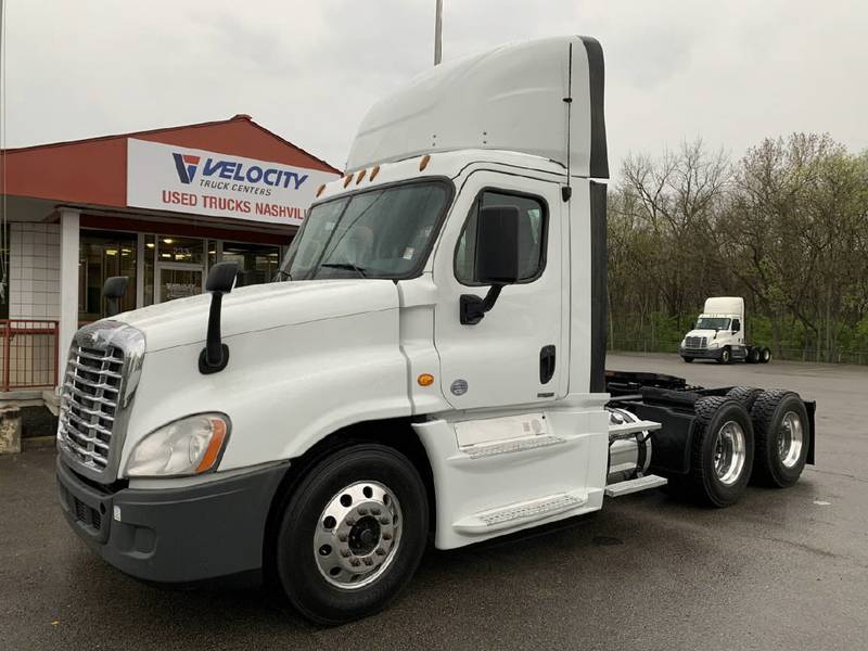 2017 Freightliner Cascadia CA125 Daycab