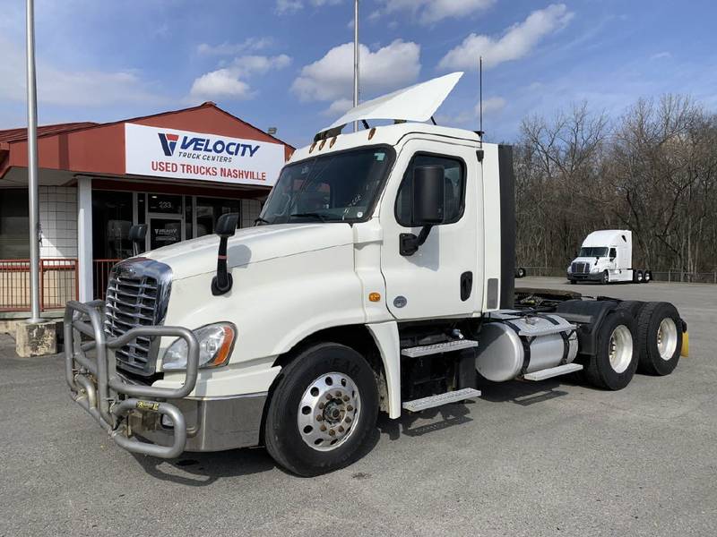 2019 Freightliner Cascadia CA125 Daycab