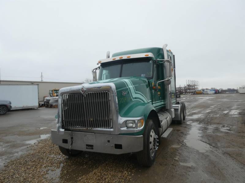 2004 International 9900ix (For Sale) | mid Sleeper | #9927