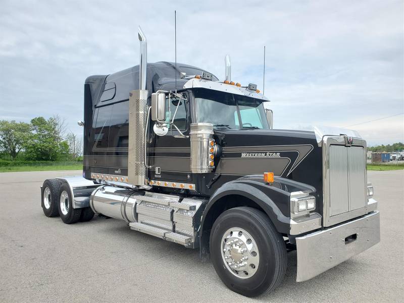 2021 Western Star 4900SF (For Sale) | 82