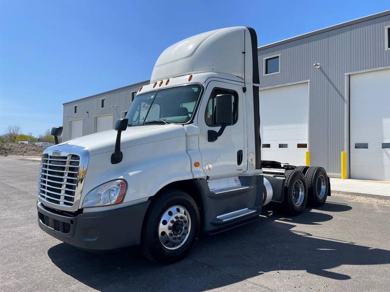 2017 Freightliner Cascadia 125 Day Cab