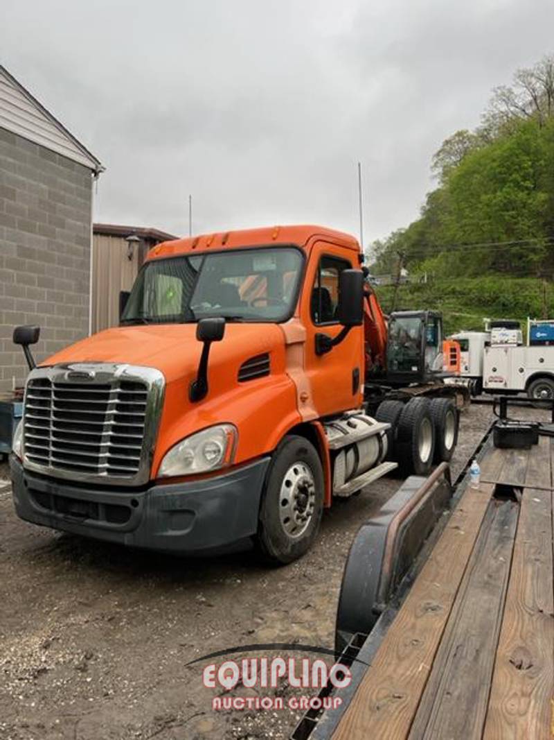 2011 freightliner cascadia day cab for sale