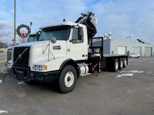 2004 Volvo VHD - Cab & Chassis