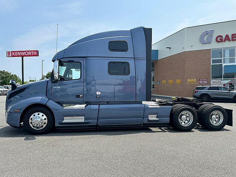 2024 Volvo VNL 860 For Sale 77" Sleeper NJ12229
