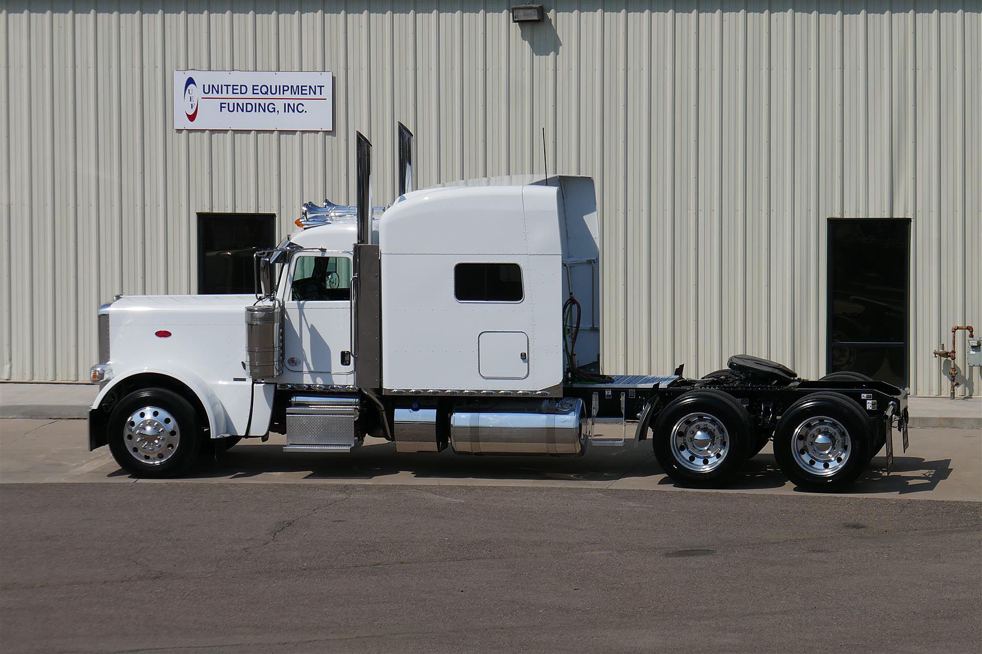 2022-peterbilt-389.1.jpg
