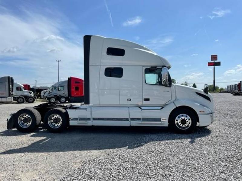 2023 Volvo VNL 760 (For Sale) | 70