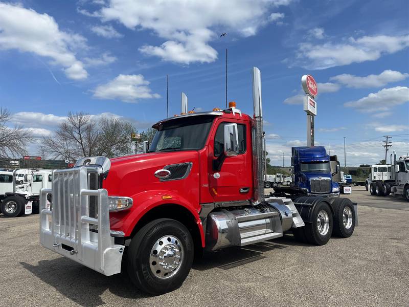 2019 Peterbilt 567 (For Sale) Day Cab 30N262193