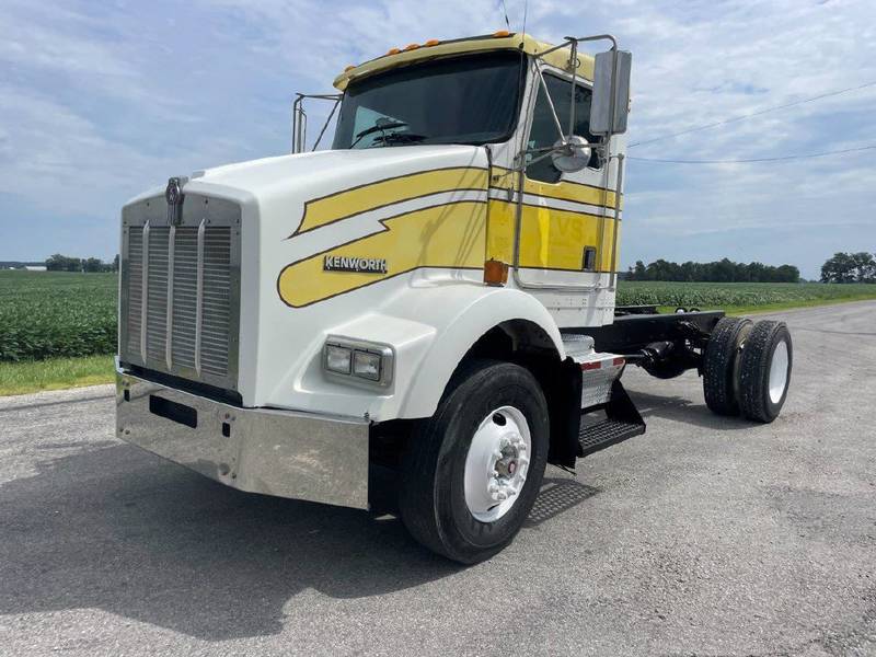 2002 Kenworth T800 (For Sale) | Cab & Chassis | #7506