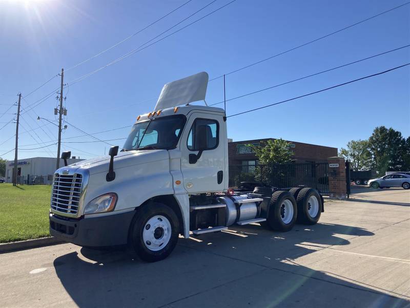 2015 Freightliner Cascadia 125 (For Sale) | Day Cab | #FSGA4768