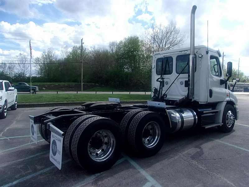 2016 Freightliner Cascadia