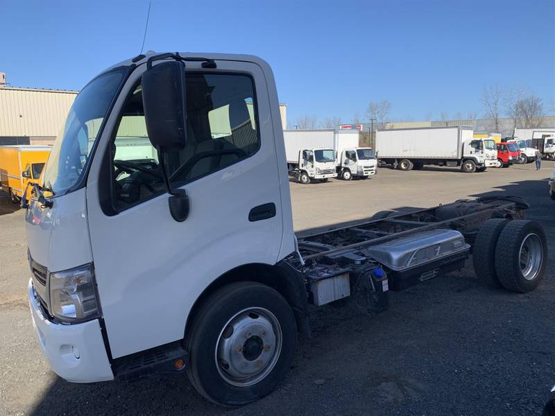 2014 Hino 195 Hybrid (for Sale) 