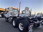 2014 Volvo VNL64T - Day Cab