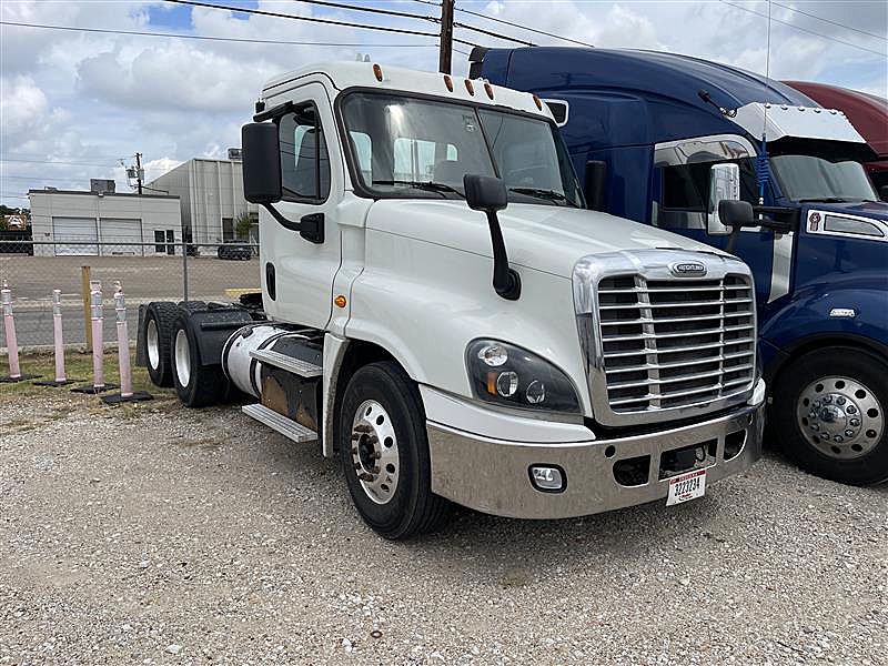 2016 Freightliner CASCADIA (For Sale) NON Sleeper 255716