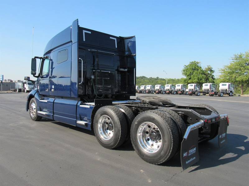 2019 Volvo VNL 740 (For Sale) | Sleeper Truck | #1P16923