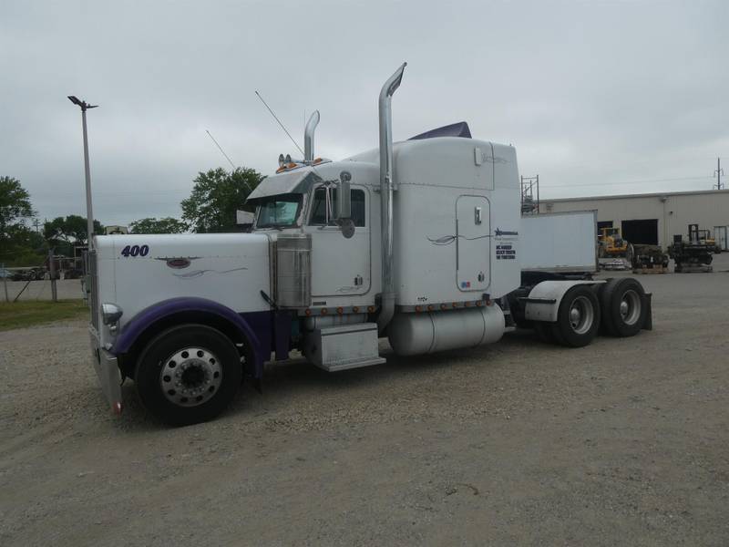 2000 Peterbilt 379 (For Sale) Day Cab 10033