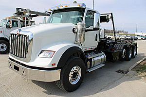 2023 International HX620 - Roll-Off