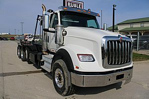 2023 International HX620 - Roll-Off