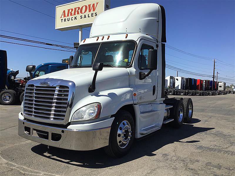 2016 Freightliner CASCADIA (For Sale) NON Sleeper 256035