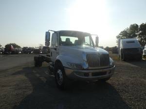 2004 International 4300 - Cab & Chassis