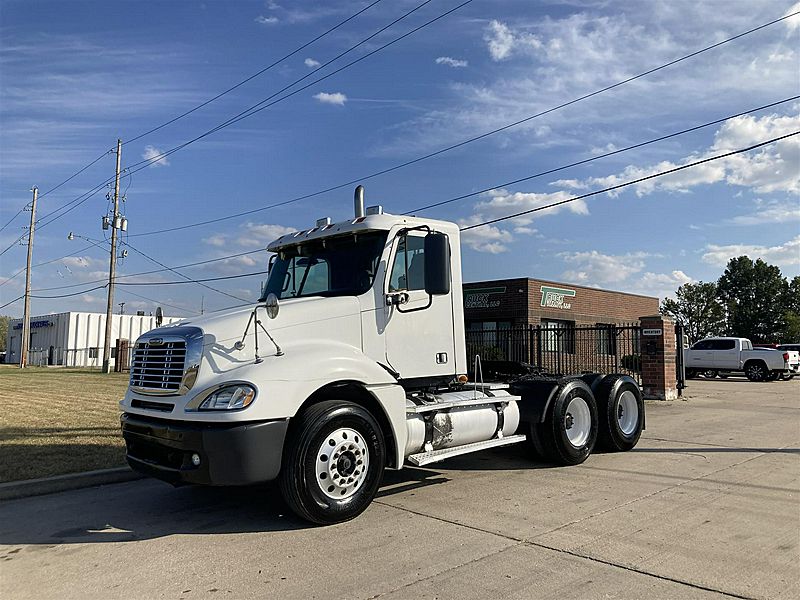 2007 Freightliner Columbia (For Sale) Day Cab 7LX34248