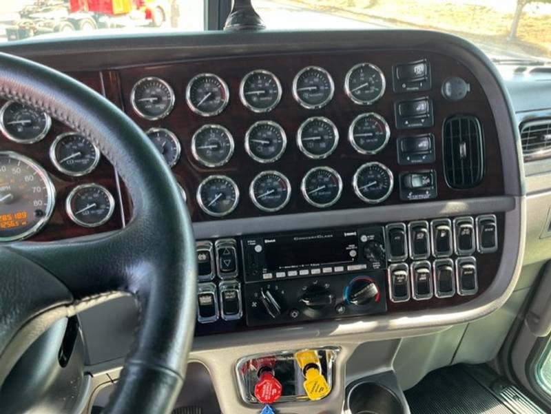 2021 Peterbilt 389 (For Sale) | 78