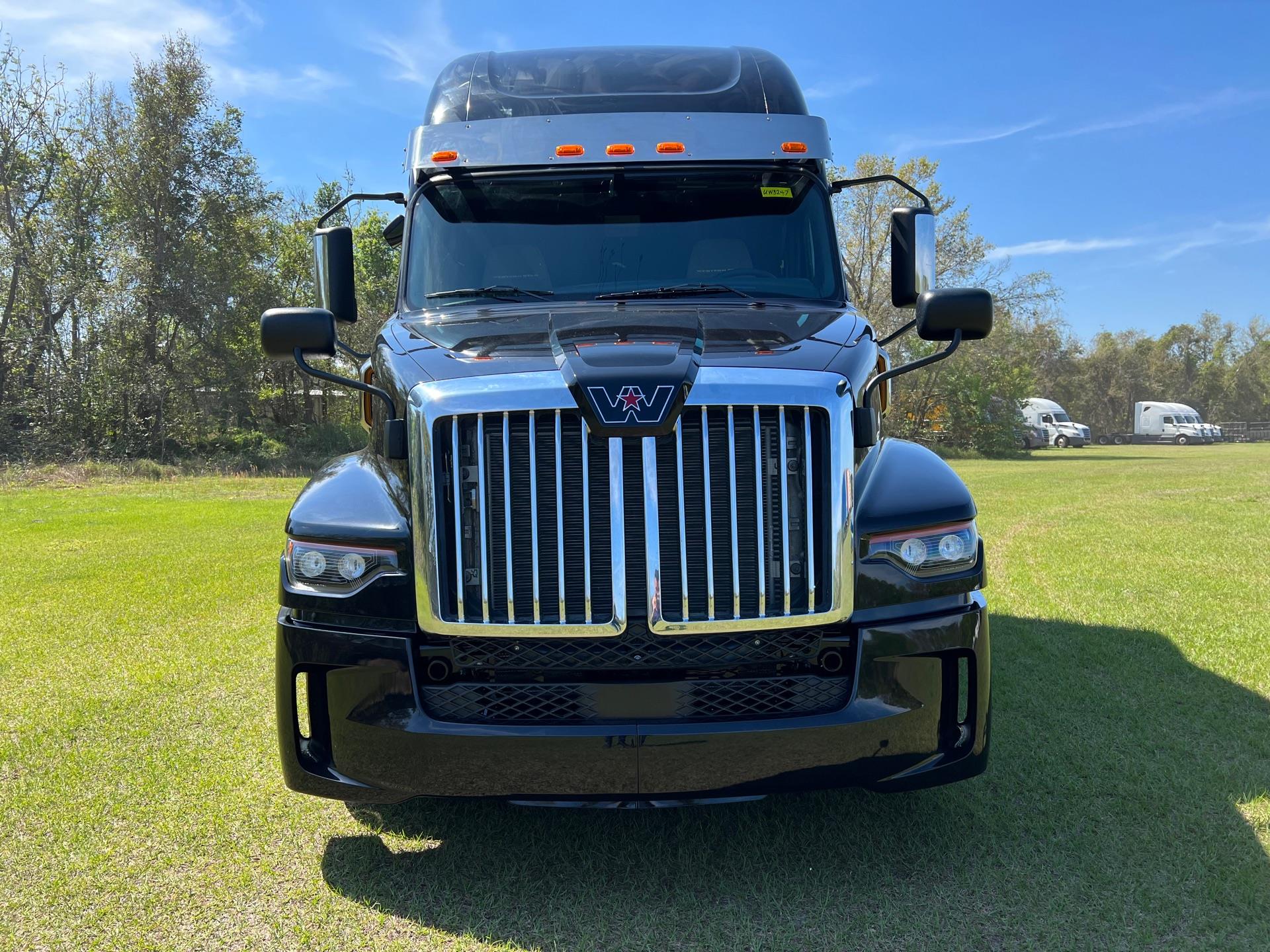 2024 Western Star 57X (For Sale) 72" Sleeper UW3247