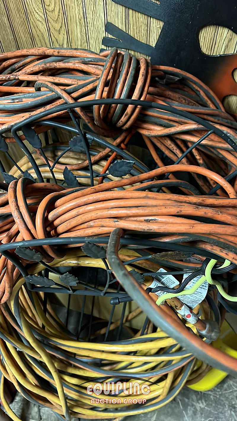 4 HEAVY DUTY EXTENSION CORDS (For Sale) Misc Equipment TKLOT270