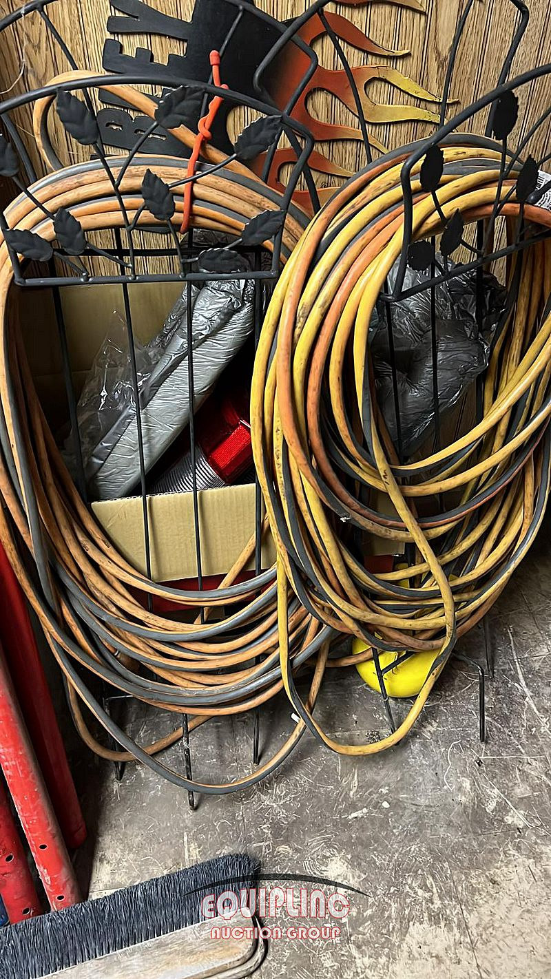 4 HEAVY DUTY EXTENSION CORDS (For Sale) Misc Equipment TKLOT270