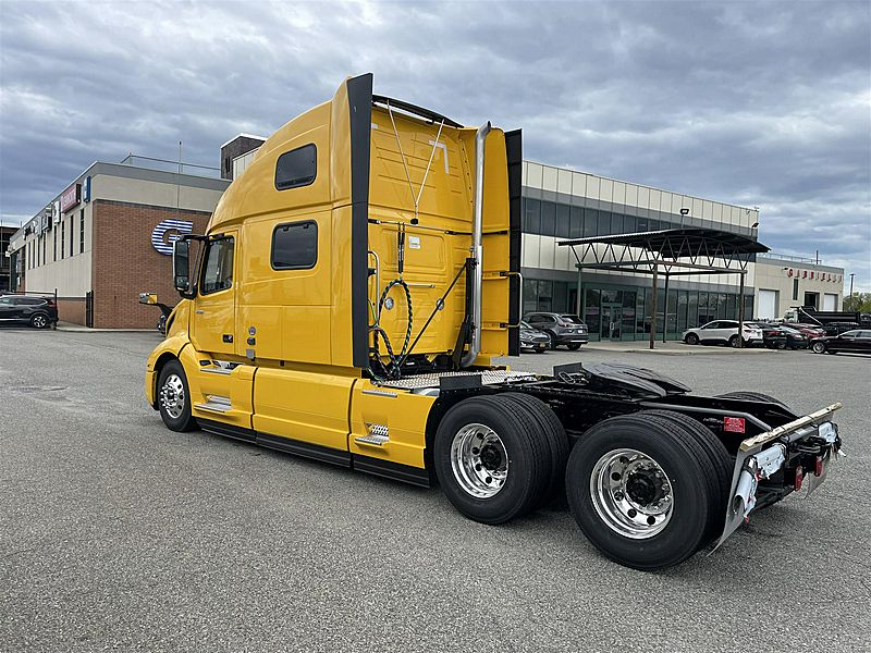 2024 Volvo VNL 860 For Sale 77" Sleeper NJ12255