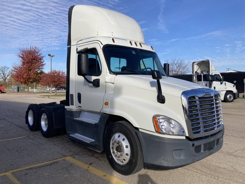 2017 Freightliner Cascadia (For Sale) | Day Cab | #757812