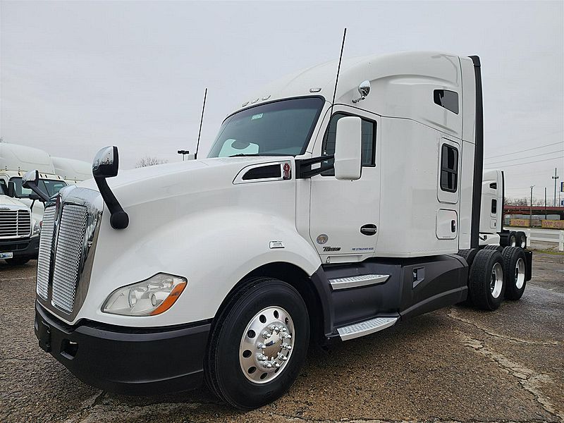 2016 Kenworth T680 (For Sale) 76" Sleeper 5*22108