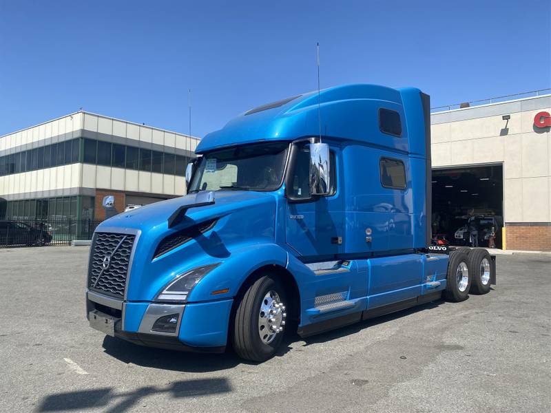 2024 Volvo VNL 860 (For Sale) 77" Sleeper NJ12357