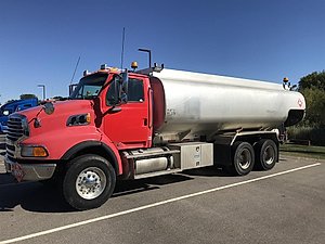2007 Sterling LT9513 - Fuel Truck
