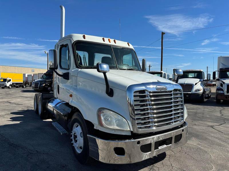 2013 Freightliner Cascadia (For Sale) | Day Cab | #U9294