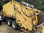 2000 CCC LET2-46 - Refuse Truck