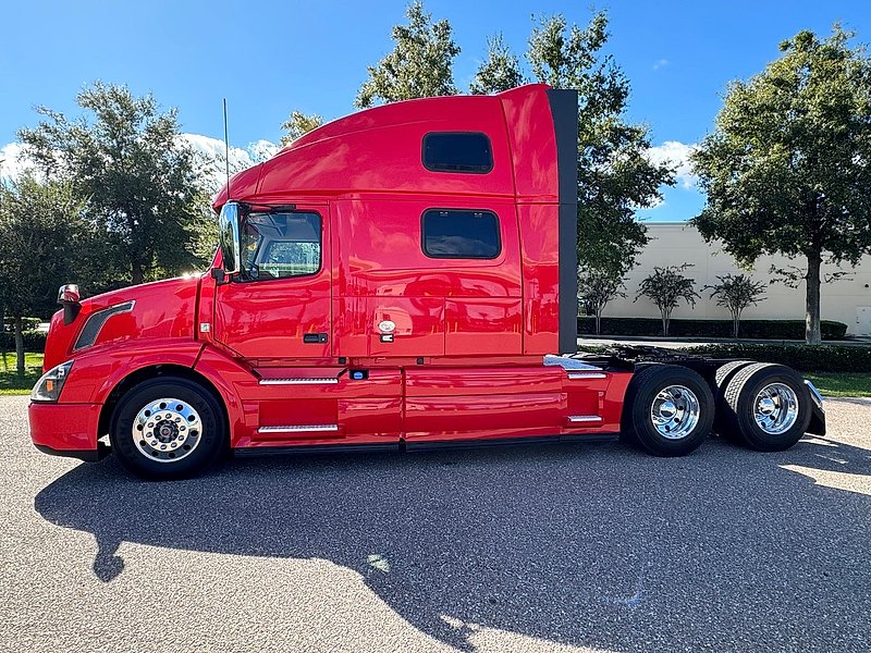 2018 Volvo VNL 780 For Sale 77" Sleeper 02VU998531