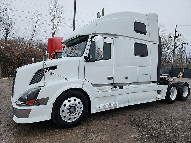 2012 Volvo VNL 780 (For Sale) 77" Sleeper 4*T22188