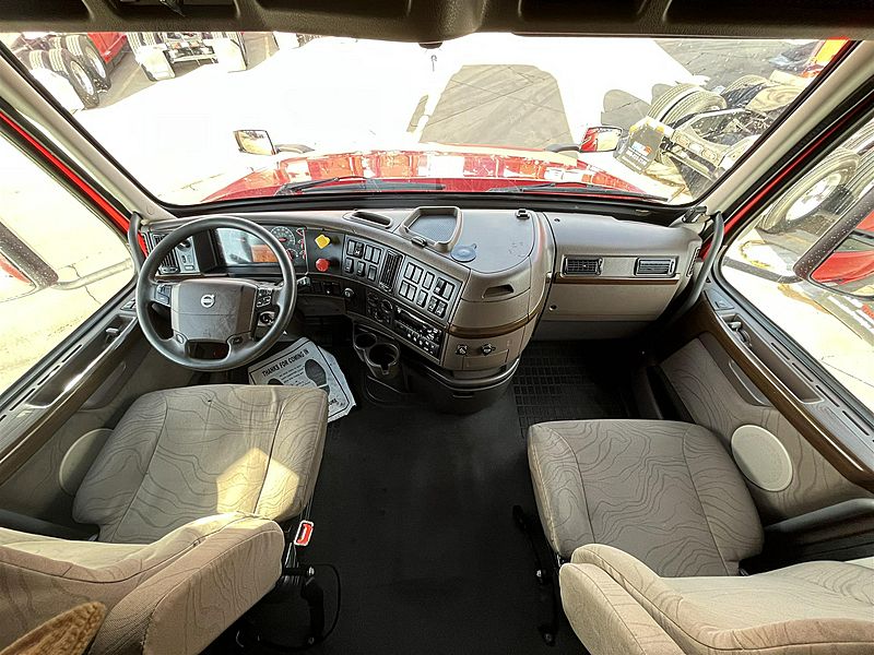 2018 Volvo VNL 780 (For Sale) Sleeper Truck 23VU998508