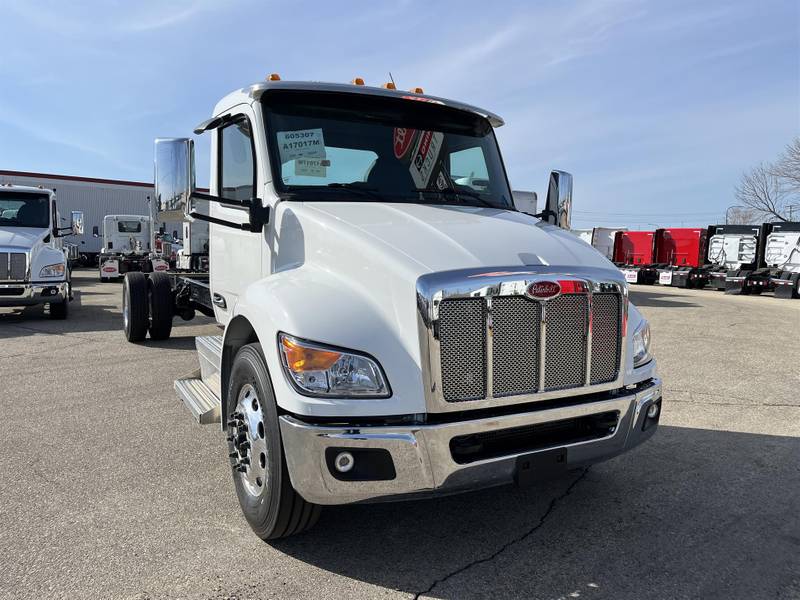 2024 Peterbilt 536 (For Sale) Cab & Chassis 30E605307