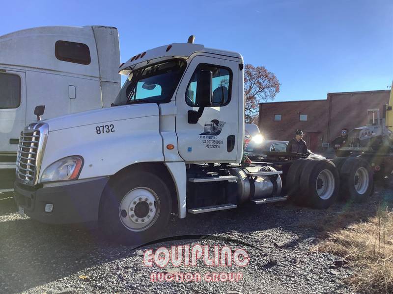 2016 Freightliner Cascadia 125 Day Cab