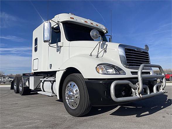 2015 Freightliner COLUMBIA 120 (For Sale) 60" Sleeper 6121