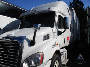2018 Freightliner Cascadia - Expeditor