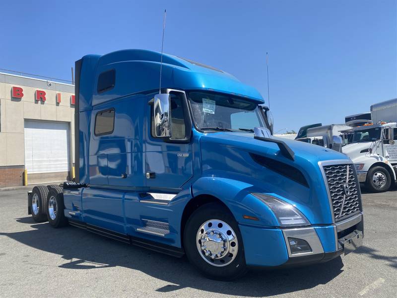 2024 Volvo VNL 860 (For Sale) 77" Sleeper NJ12381