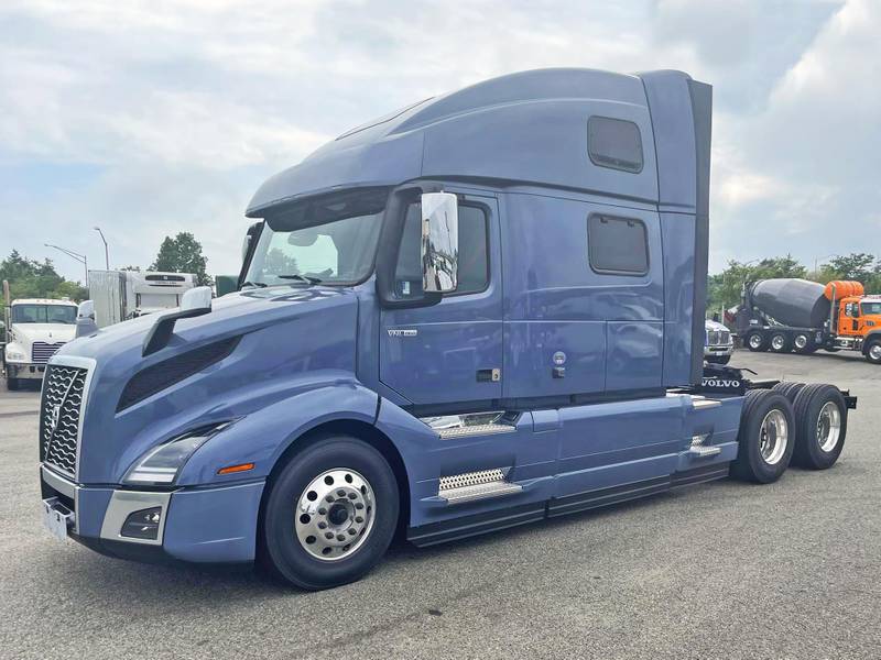 2024 Volvo VNL 860 (For Sale) 77" Sleeper NJ12440