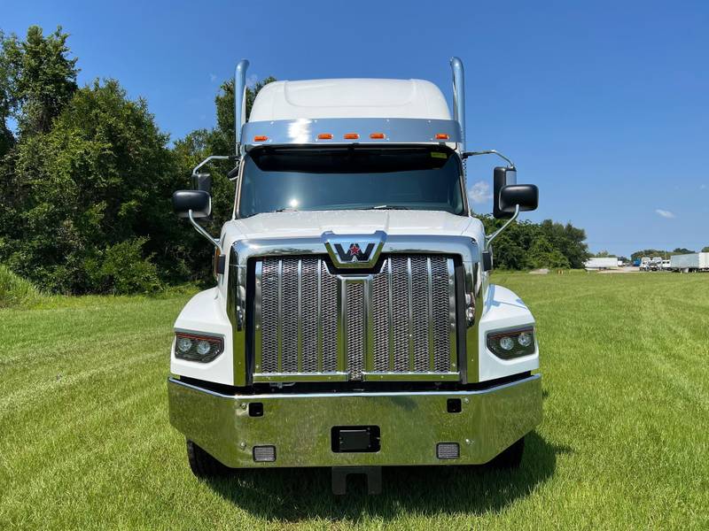 2024 Western Star 49X (For Sale) 72" Sleeper VA3882