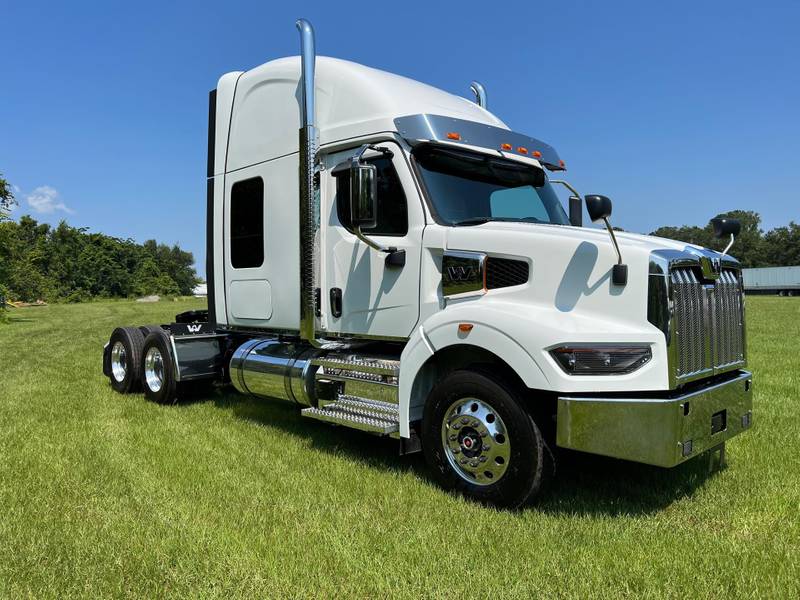 2024 Western Star 49X (For Sale) 72" Sleeper VA3882