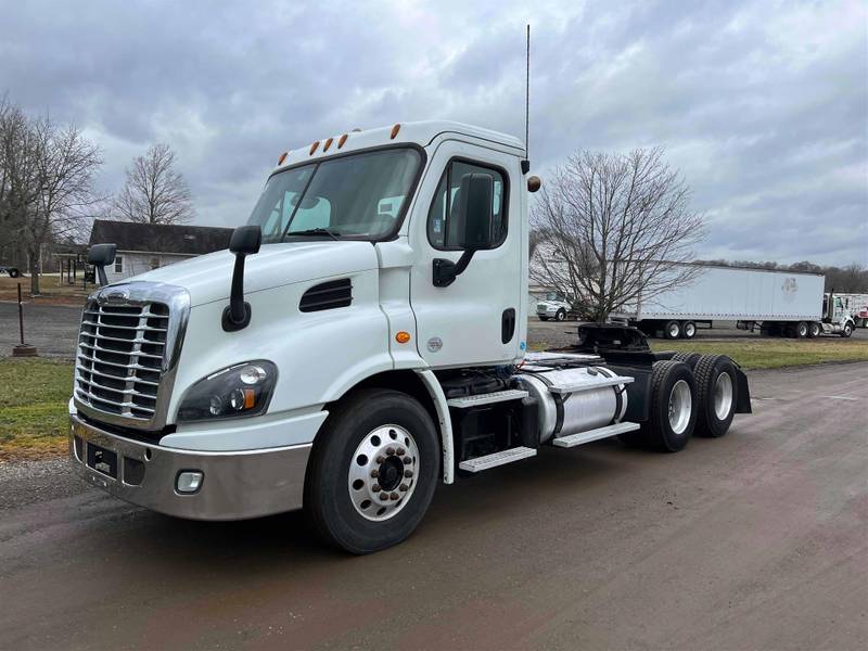 2016 Freightliner Cascadia (For Sale) | Day Cab | #9253