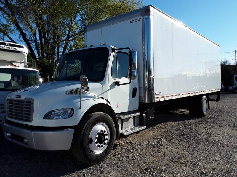 2017 Freightliner M2 106 (For Sale) | 26' Box | Non CDL | #674113