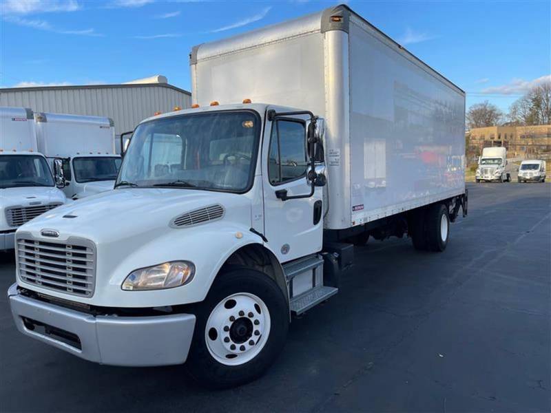 2015 Freightliner M2 106 For Sale | 24' Box | Non CDL | #551370