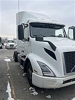 2020 Volvo VNR64T 400 - Sleeper Truck
